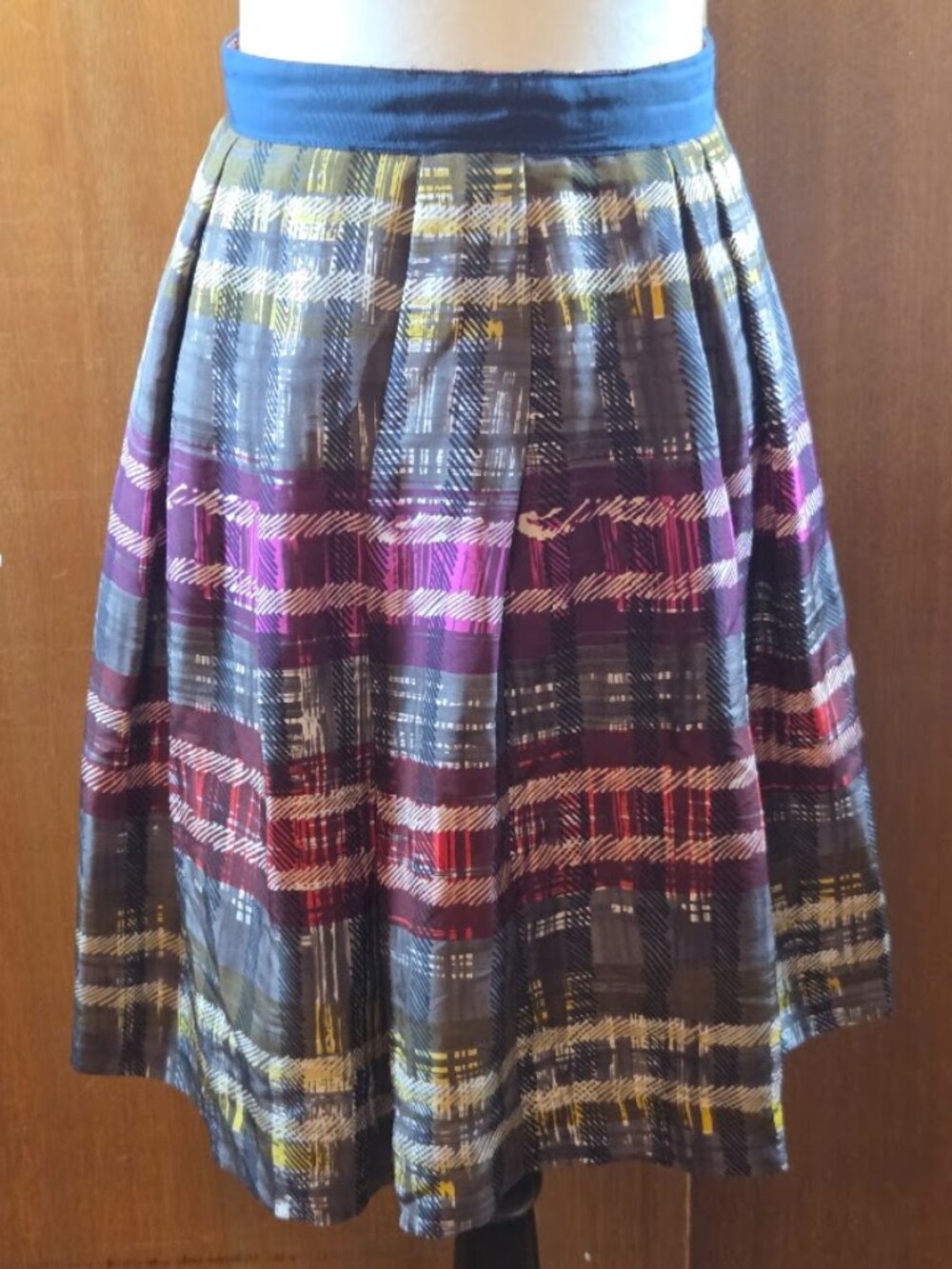 Trina Turk Silk Multi-Color Plaid Pleated Midi Skirt - Size 0